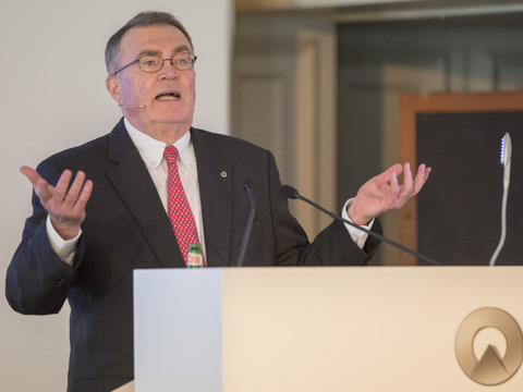 Schindler: Alfred Schindler rempile pour un 50e et ultime mandat