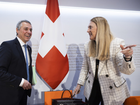 Accords avec l'UE: nouveau compromis au niveau national sur la protection des salaires