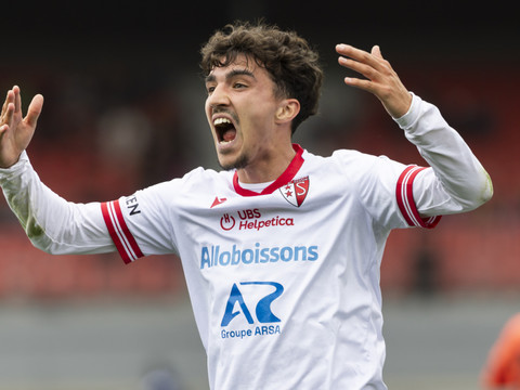 Sion: Théo Bouchlarhem signe à Etoile Carouge