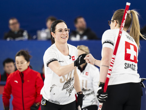 Curling: Suisses et Suissesses toujours invaincus