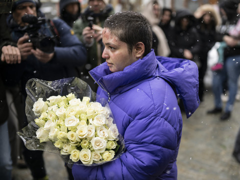 Des dizaines de personnes réunies en hommage aux victimes