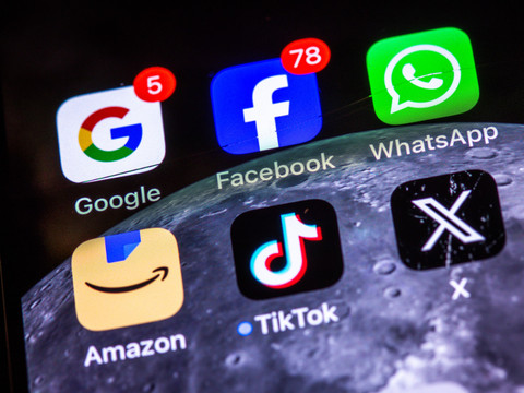 Critiques du projet de loi pour réglementer les grandes plateformes