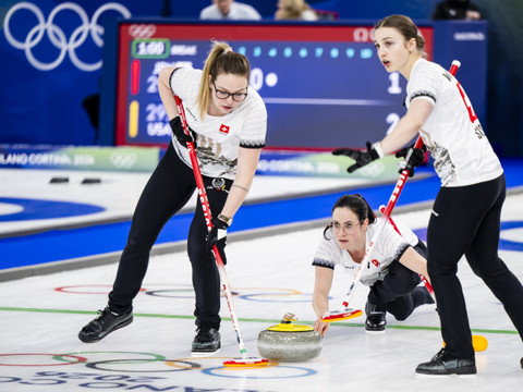 Curling: Les Suissesses rebondissent face à la Grande Bretagne