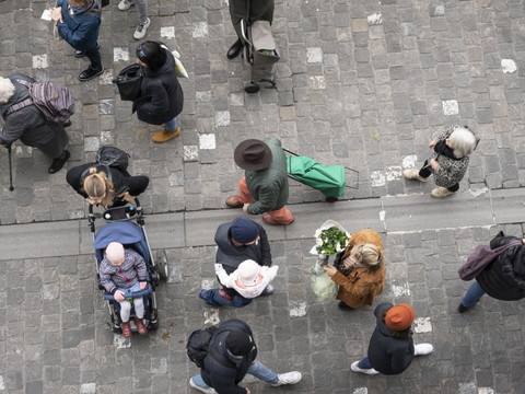 La population active occupée avance au quatrième trimestre