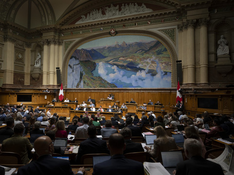 Oui en commission à la primauté des CCT étendues