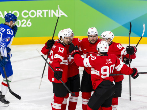 Sans paillettes, la Suisse se qualifie pour les quarts