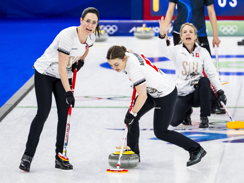 Schwaller et Cie qualifiés en demi-finale, 5e succès des Suissesses