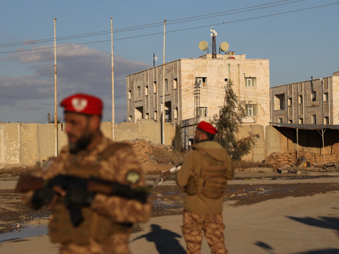 Trois combattants suisses de l'EI transférés de Syrie en Irak
