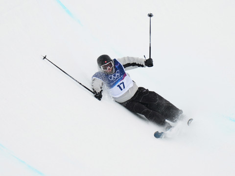 Robin Briguet échoue en qualifications du ski halfpipe