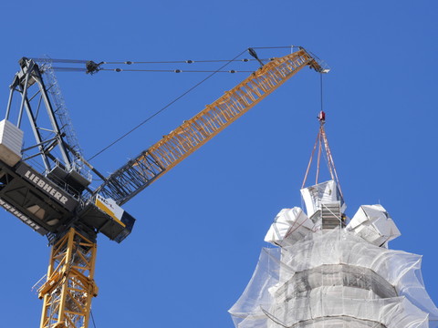 Sagrada Familia à Barcelone:l'église la plus haute du monde grandit