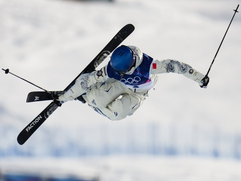 Eileen Gu conserve son titre en halfpipe