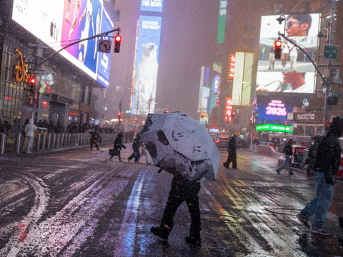 New York à l'arrêt en raison d'une violente tempête de neige