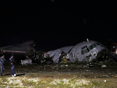 Bolivie: au moins 20 morts dans un crash aérien