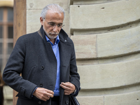 Le procès de Tariq Ramadan pour viols s'est ouvert à Paris