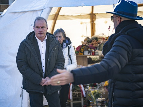Le Parlement rend hommage aux victimes de Crans-Montana
