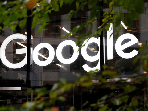 Google accusé d'avoir poussé au suicide un homme, via son IA