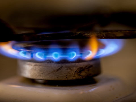 Le pétrole repart en hausse, le gaz temporise