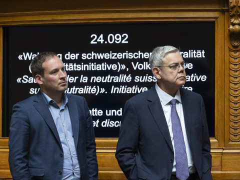 Les Chambres fédérales rejettent l'initiative sur la neutralité