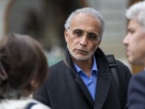 Tariq Ramadan sera jugé par défaut à son procès pour viols