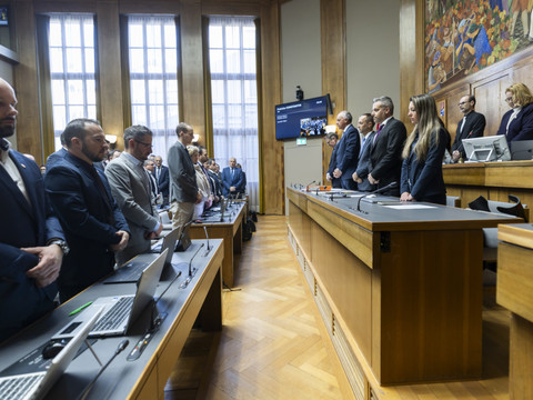 Une minute de silence à la mémoire des victimes du 