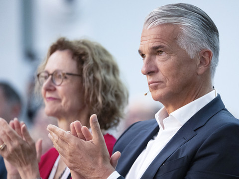 Le patron d'UBS Sergio Ermotti empoche 14,9 millions en 2025