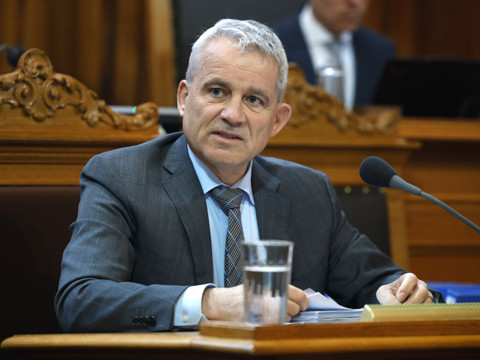 Asile: le Conseil des Etats maintient la pression
