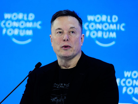 Elon Musk, largement le plus riche du monde