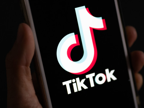 Le Brésil somme TikTok de s'expliquer sur des vidéos misogynes
