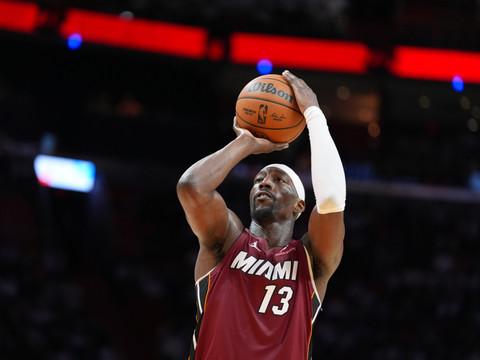 Avec 83 points, Adebayo surpasse Kobe Bryant