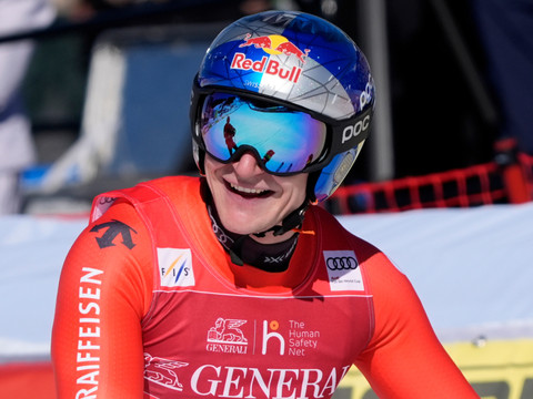 Pas de Super-G à Courchevel, Odermatt remporte le globe