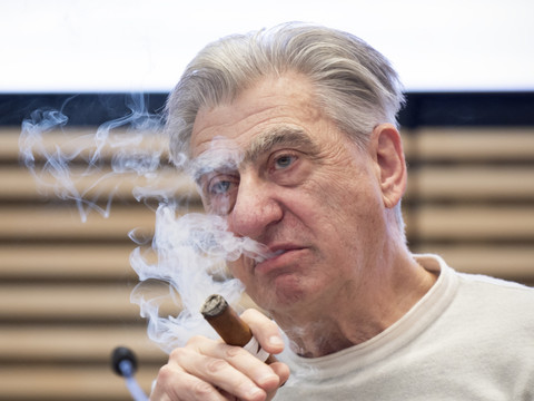 Le patron de Swatch Group a vu son salaire diminuer en 2025