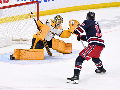 Nashville reste au contact
