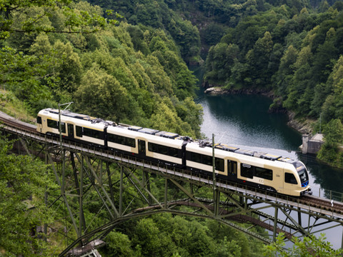 Stadler Rail double son bénéfice en 2025