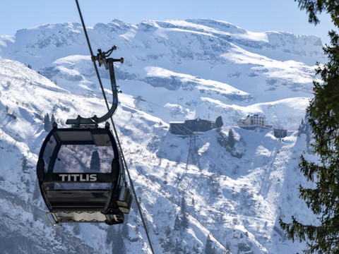 La chute d'une télécabine fait une victime au-dessus d'Engelberg