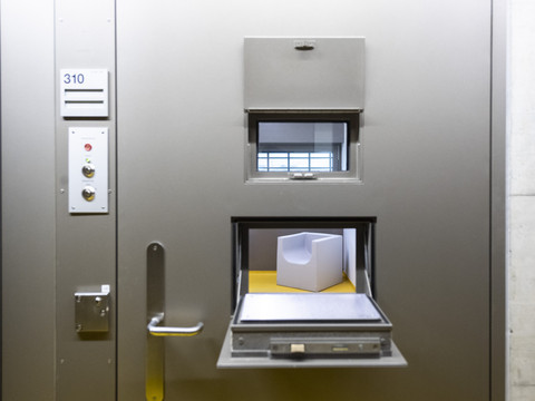 Le Parlement veut une peine de prison à vie plus restrictive