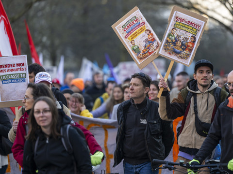 Les fonctionnaires genevois manifestent contre les coupes prévues