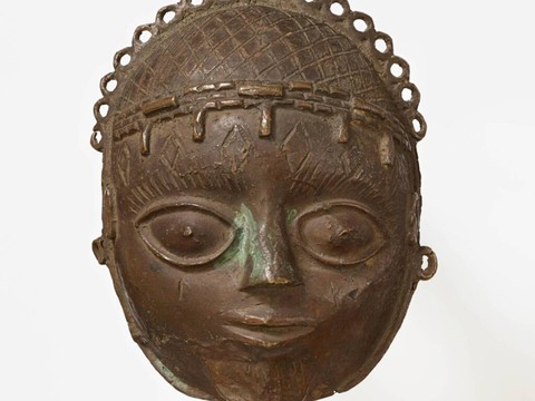 Bronzes de Bénin: Genève et Zurich restituent des biens au Nigéria