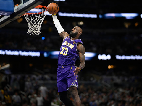 Nouveau record pour LeBron James, Durant dépasse Jordan