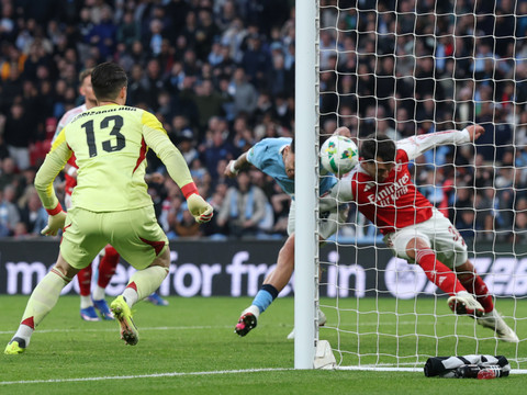 Coupe de la Ligue anglaise: Manchester City domine Arsenal