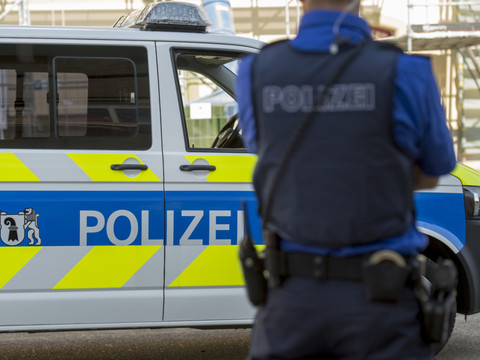 Plus de trois ans de prison pour un policier bâlois tabasseur