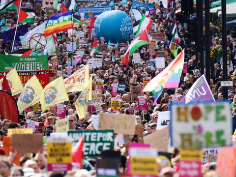 Londres: importante manifestation contre l'extrême droite