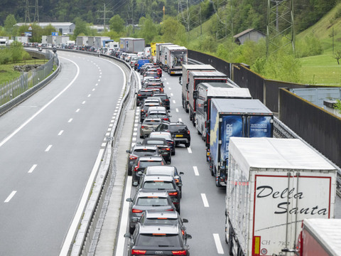Les bouchons au Gothard ont commencé