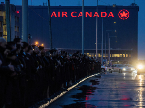 Air Canada: le patron va partir, sa maîtrise du français en cause