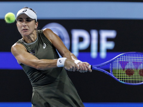 Belinda Bencic se hisse en 8es de finale