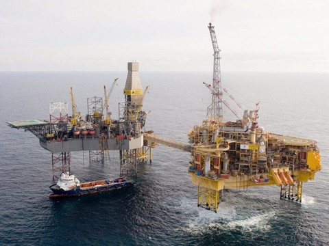 Pétrole: le baril de Brent sous les 100 dollars