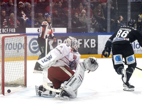 Fribourg-Gottéron en demies au terme d'un match fou