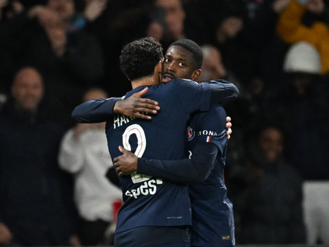 Avant Liverpool, le PSG bat Toulouse 3-1 et reste leader