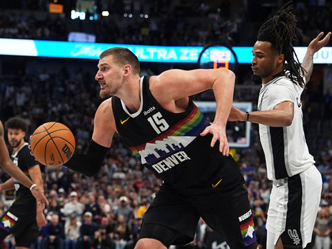 Denver met fin à la série de San Antonio