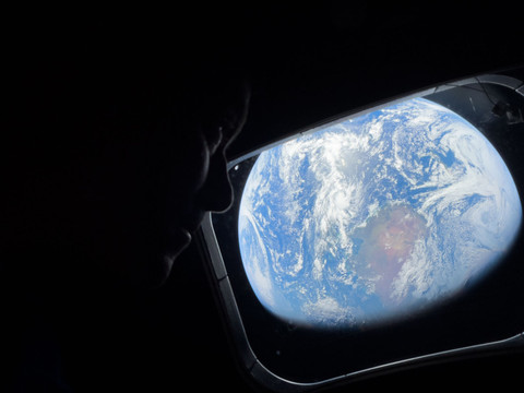 Les astronautes d'Artémis remettent le cap sur la Terre