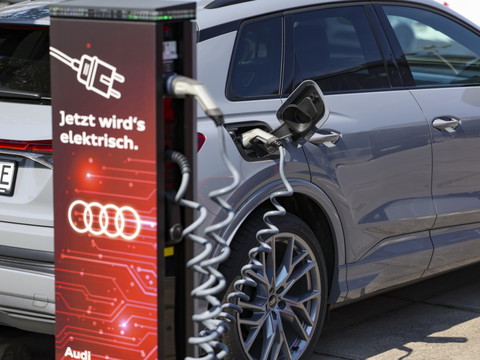 Allemagne: le marché auto confirme sa reprise grâce à l'électrique